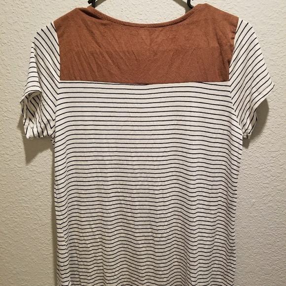 Top - Picture 2 of 2